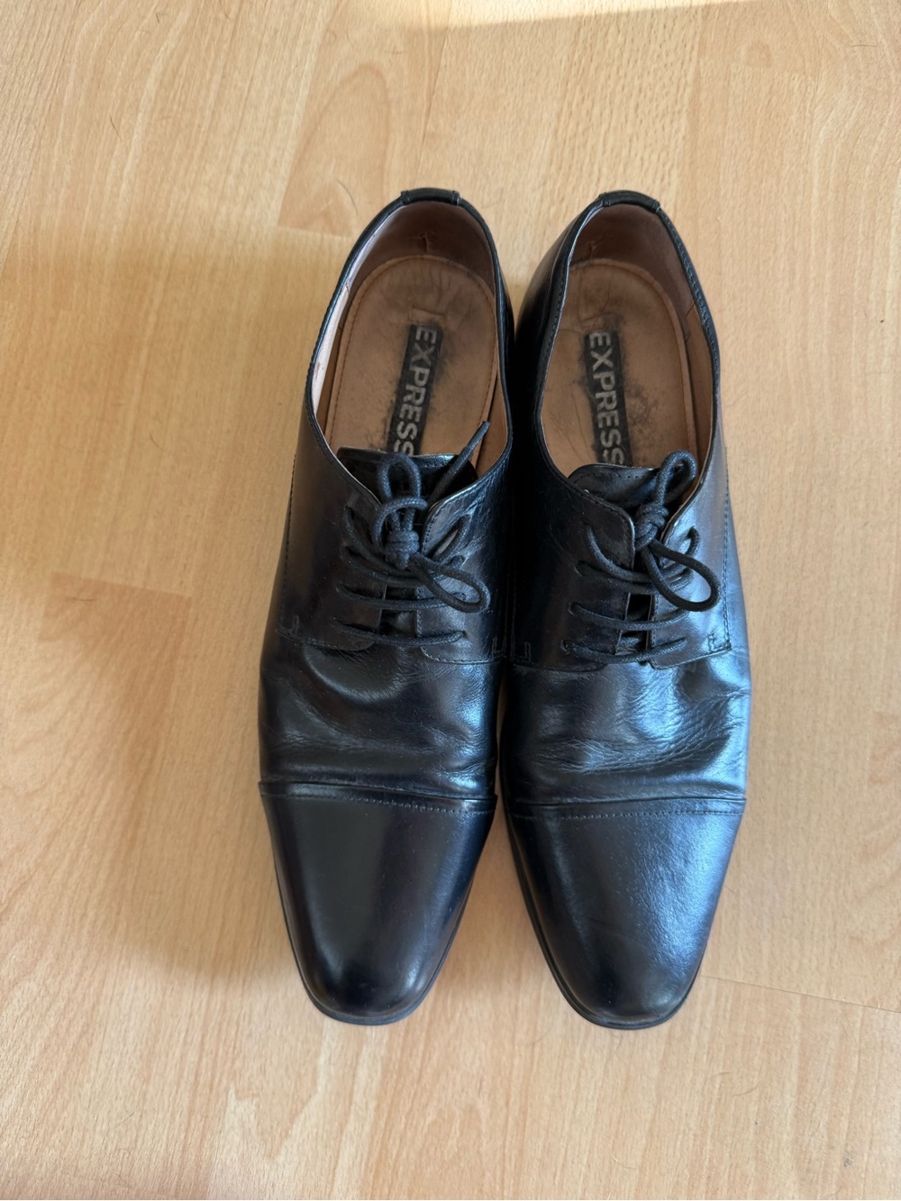 Express Men’s Black Leather Oxford Dress Shoes